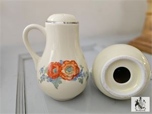 Vintage Art Deco Mid century Classic Ceramic Salt & pepper Table Shakers