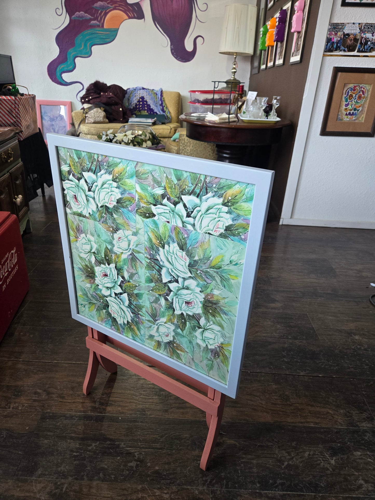 Fold up table with floral