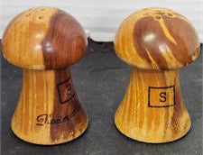 2 Natural Wood Mushroom Florida National Park Salt & Pepper Shakers