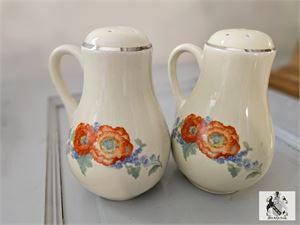 Vintage Art Deco Mid century Classic Ceramic Salt & pepper Table Shakers