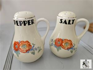 Vintage Art Deco Mid century Classic Ceramic Salt & pepper Table Shakers