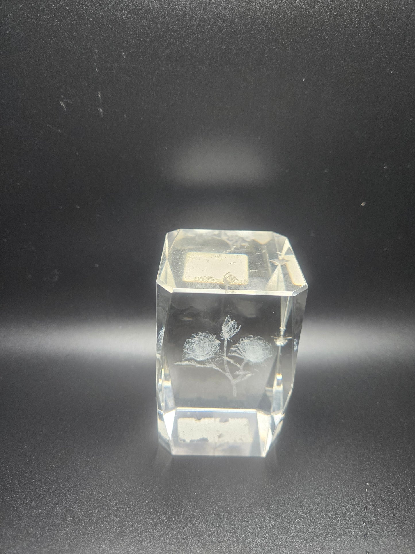 Paper weight with flowers