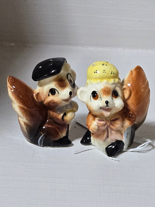 Vintage Squirrel Salt and pepper shakers