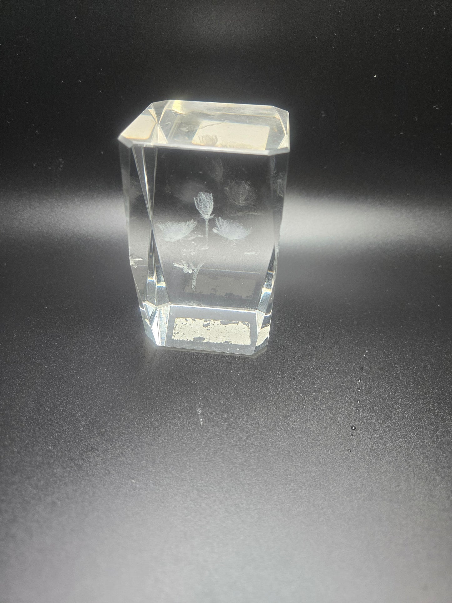 Paper weight with flowers