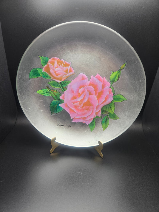 Dish with roses