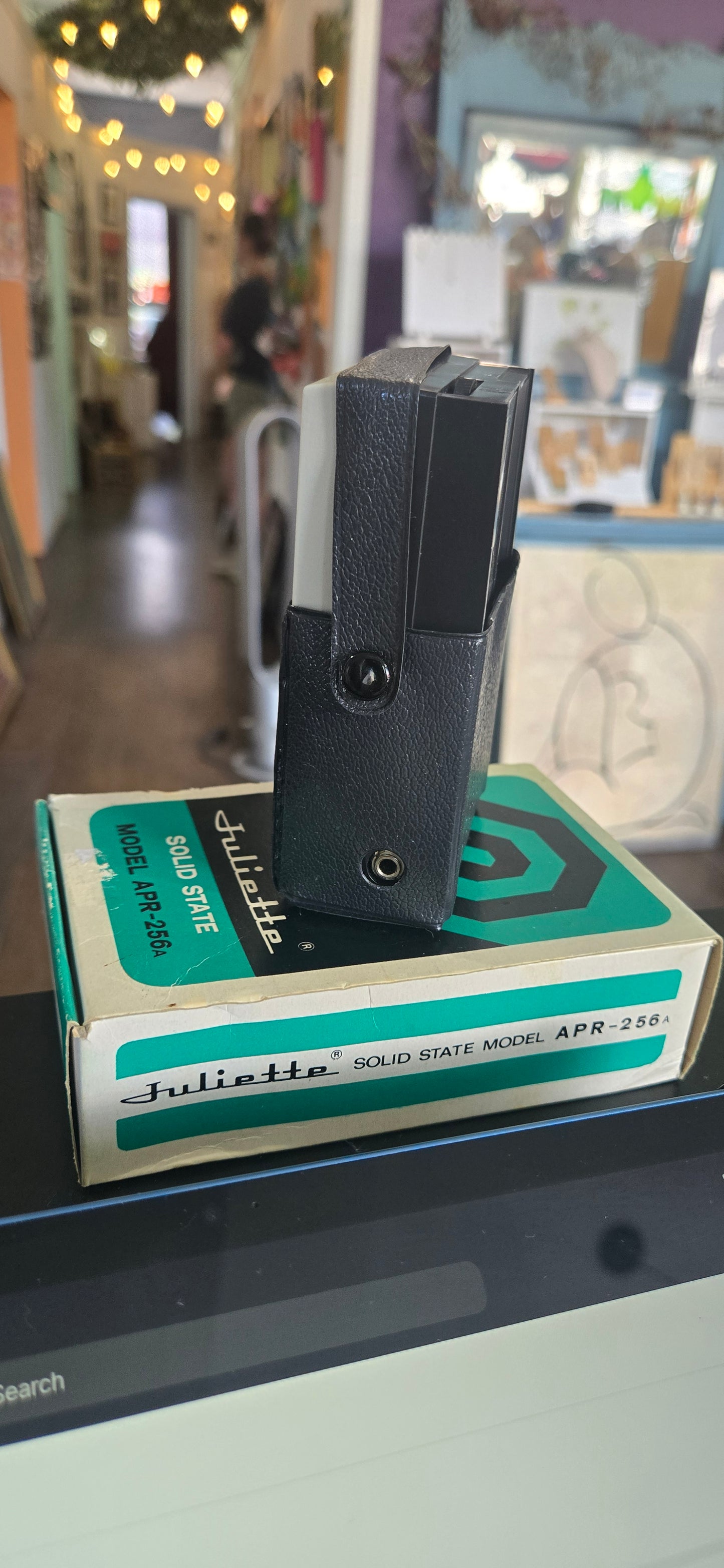 Juliette Solid State Pocket Radio