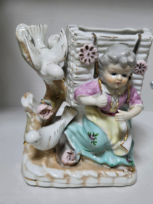 Vase girl with birds