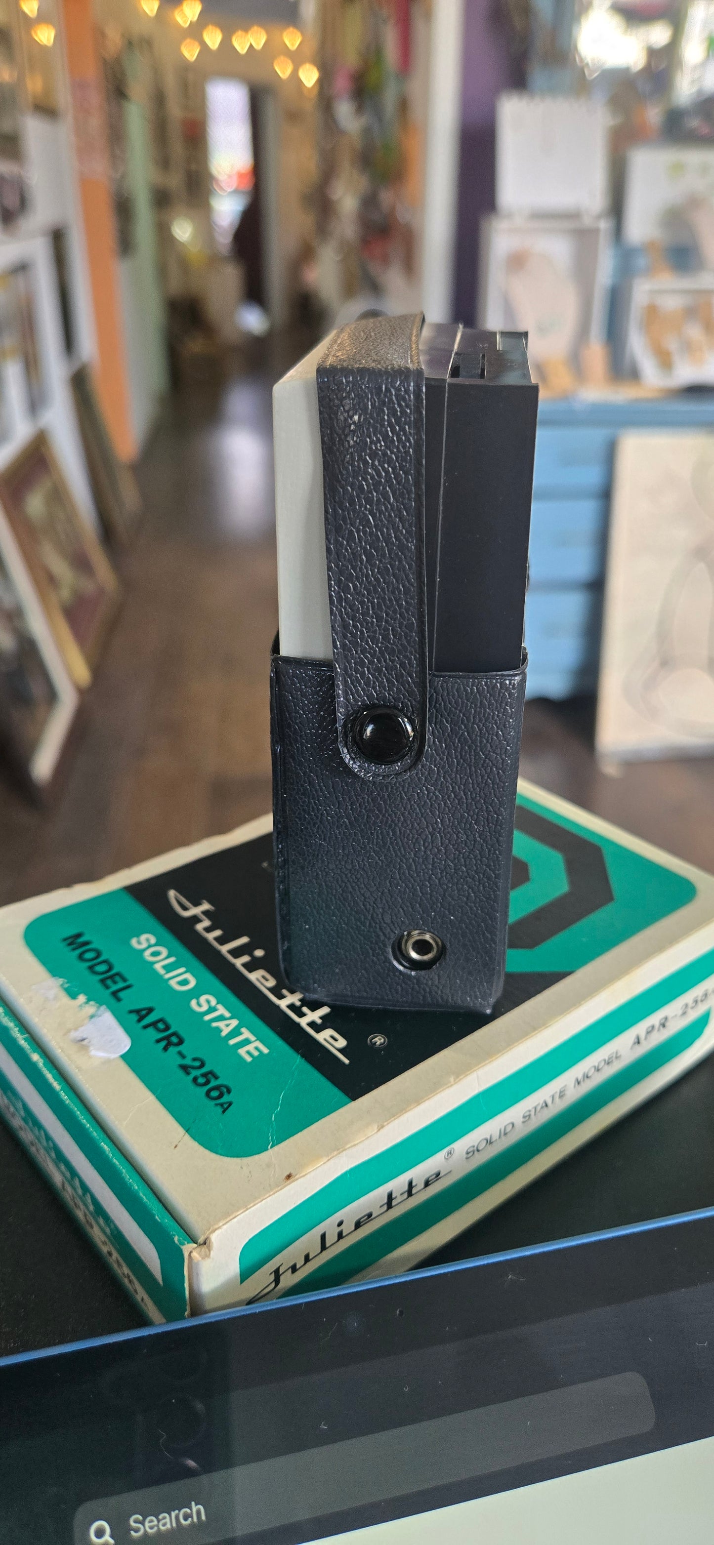 Juliette Solid State Pocket Radio